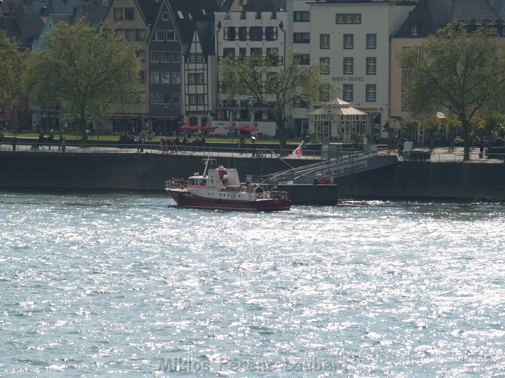 Uebungsfahrt Loeschboot und Ursula P21.JPG